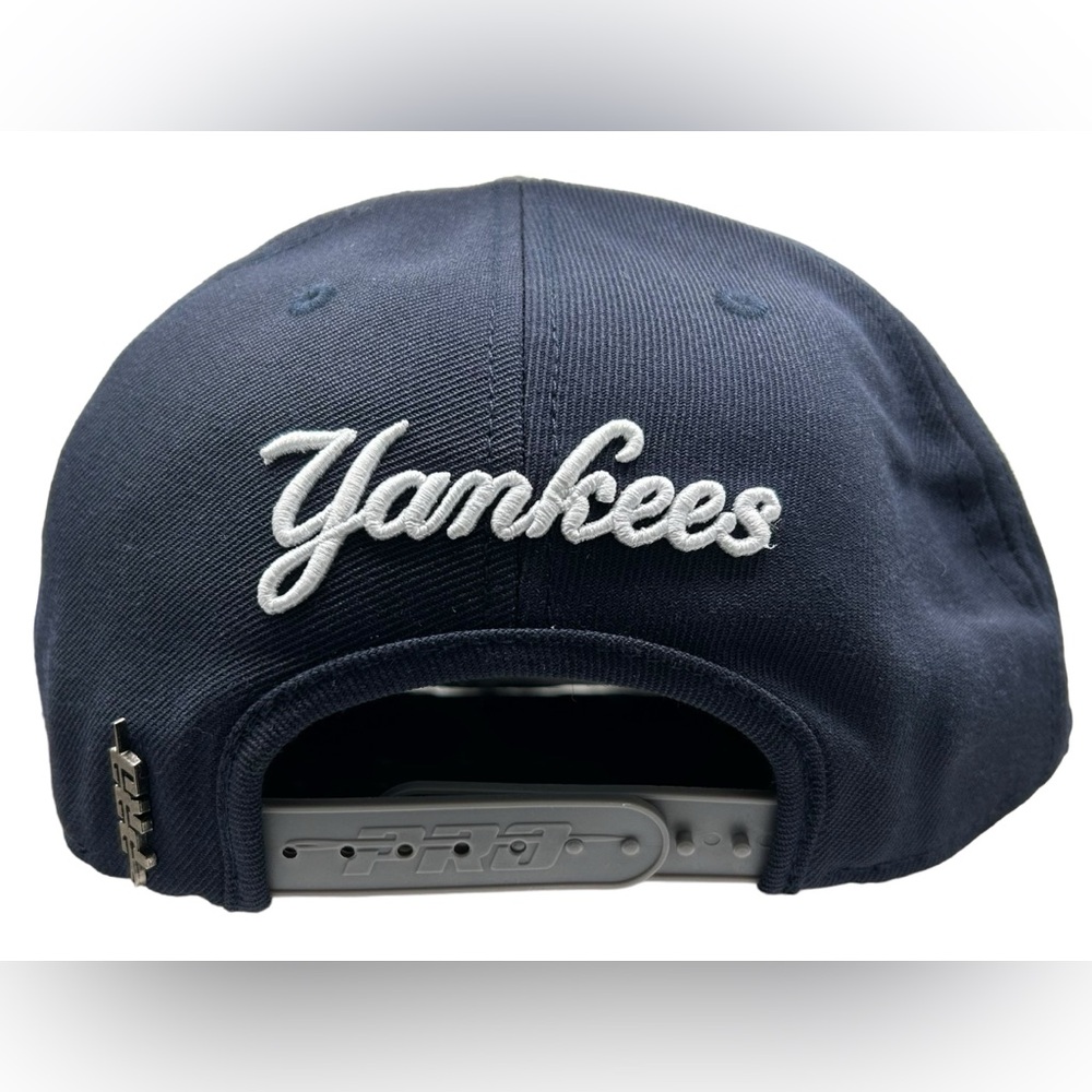New York Yankees PRO STANDARD Side Script SnapBack Hat NYC Baseball Cap Gray UV - Picture 4 of 12